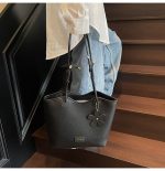 Large Tote Bag for Women | Spacious PU Handbag RM179 - Image 3